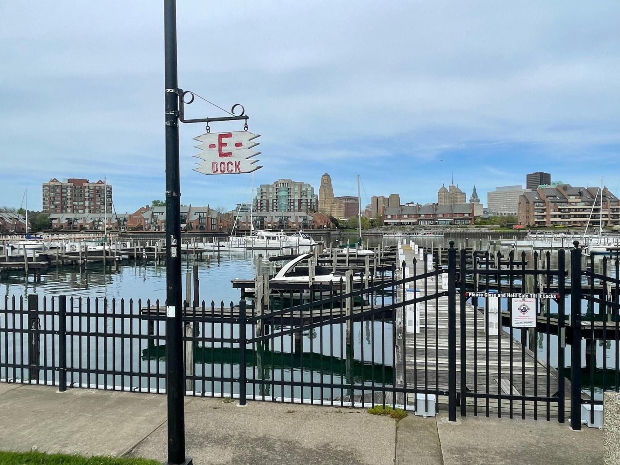 Buffalo'S River Den Exterior foto